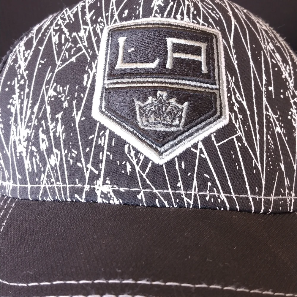 Child NHL cap Youth size